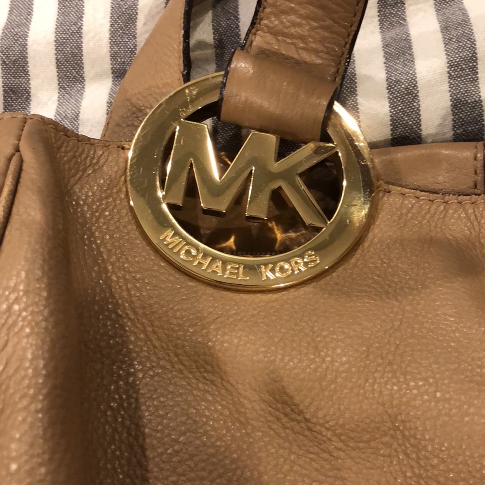 Micheal Kors bag - Picture 5 of 8